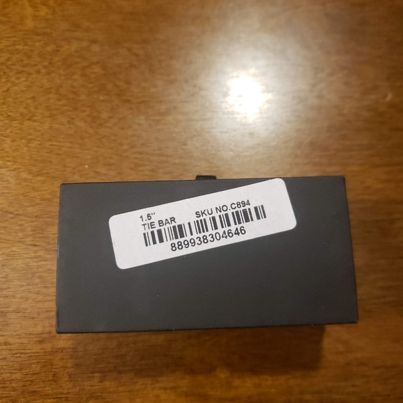 The Tie Bar Pocket Square, Flower Lapel & Tie Clip - Picture 3 of 8